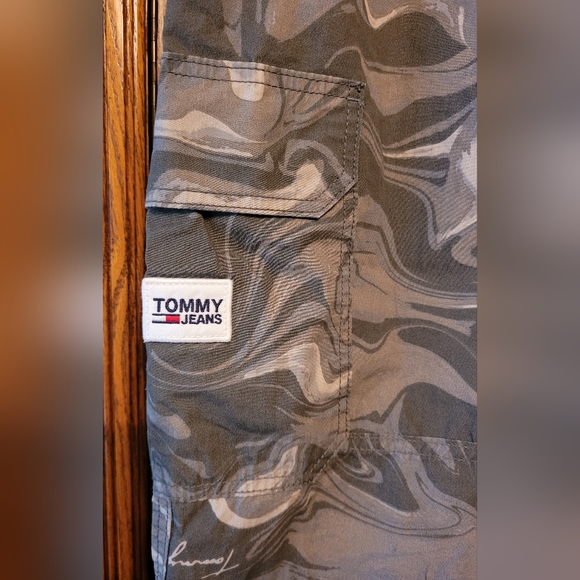 Tommy Hilfiger pants - Picture 2 of 5